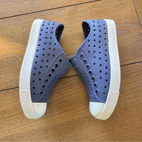 Native Navy/White Shoes, Size C9 - Picture 7 of 9